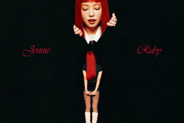 Jennie lança álbum solo ‘Ruby’ junto com evento pop-up no distrito de Yongsan
